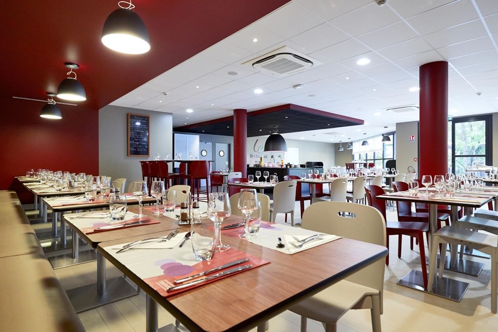 波尔多西部 - 梅里尼亚克机场钟楼酒店 Mérignac 餐厅 照片