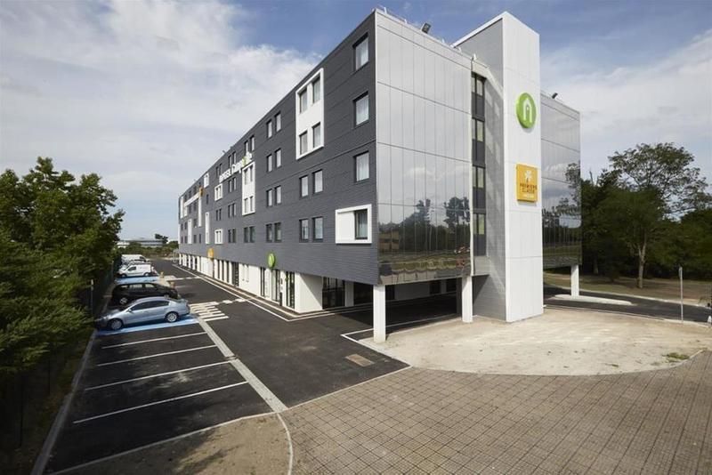 波尔多西部 - 梅里尼亚克机场钟楼酒店 Mérignac 外观 照片