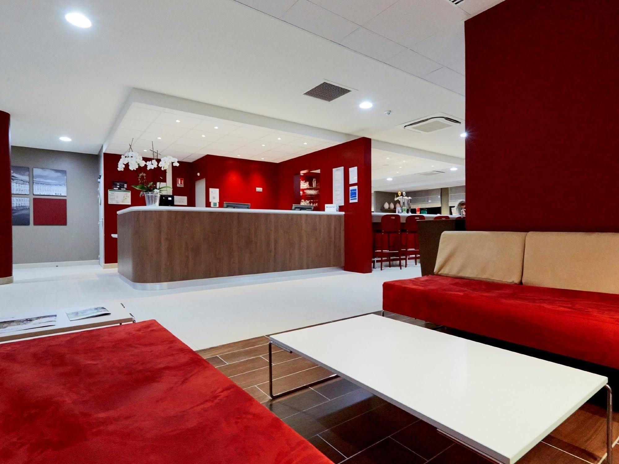 波尔多西部 - 梅里尼亚克机场钟楼酒店 Mérignac 外观 照片